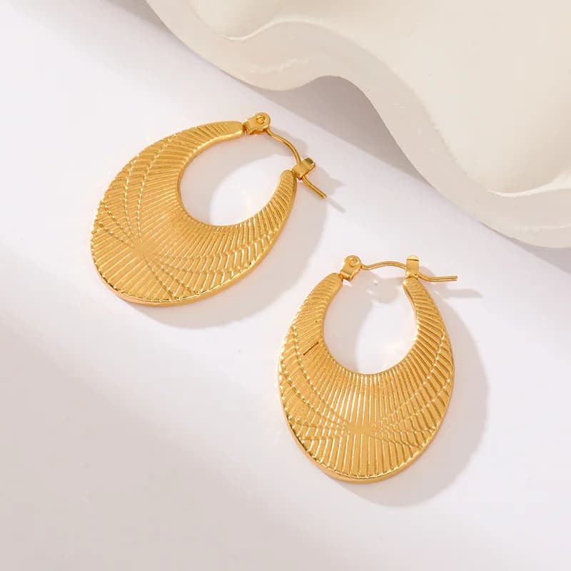 プリーツ加工 フープピアス ゴールドステンレススチール