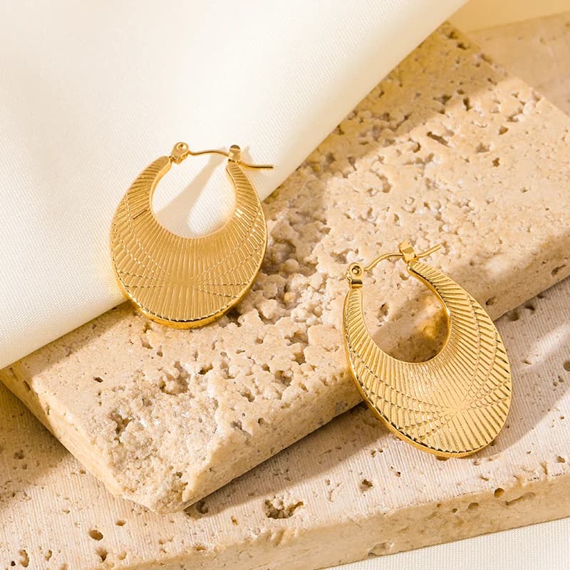プリーツ加工 フープピアス ゴールドステンレススチール