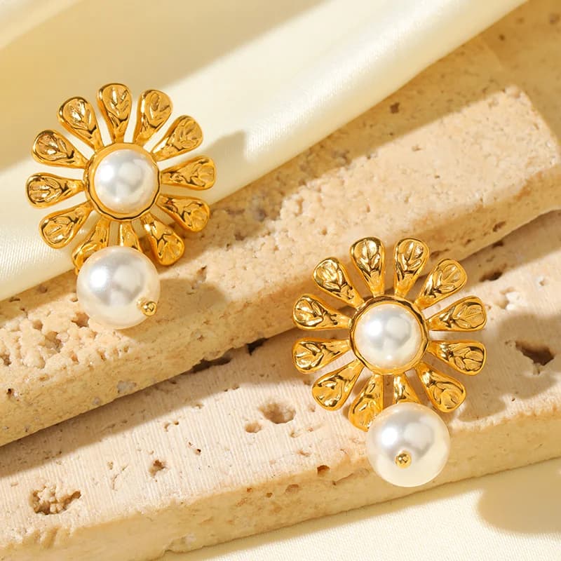 ヤシの葉 デザイン ドロップピアス（ゴールドメッキ）