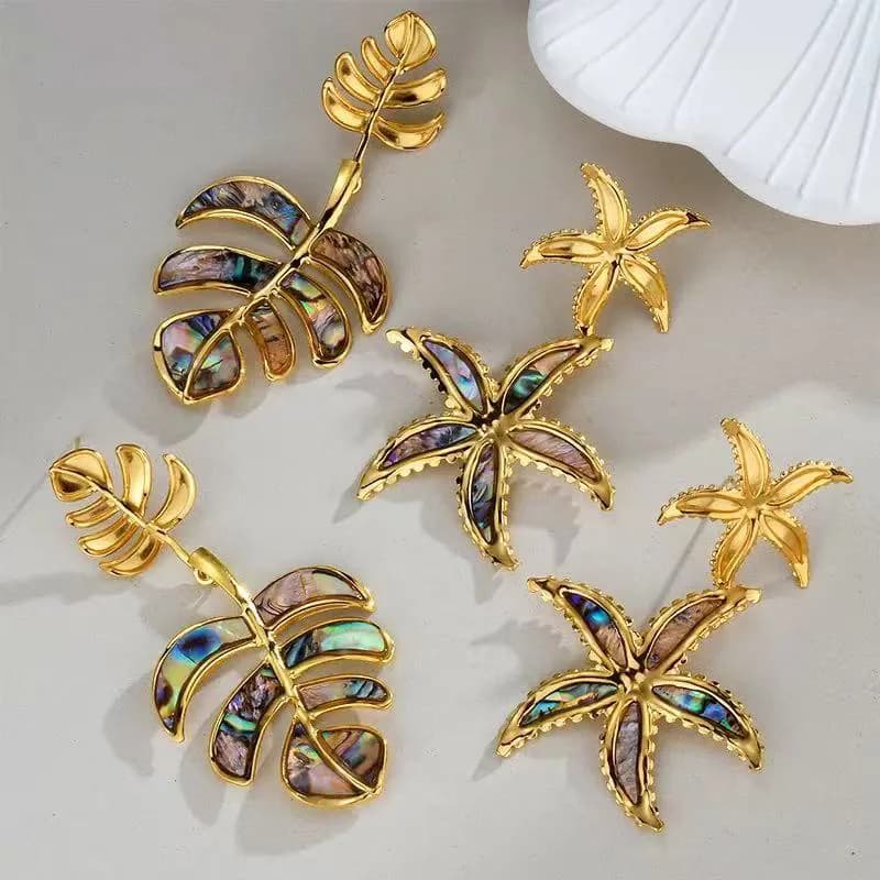 ヤシの葉 デザイン ドロップピアス（ゴールドメッキ）