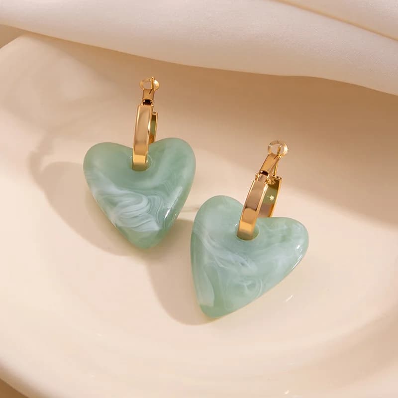 アクリル ハート型 ドロップピアス