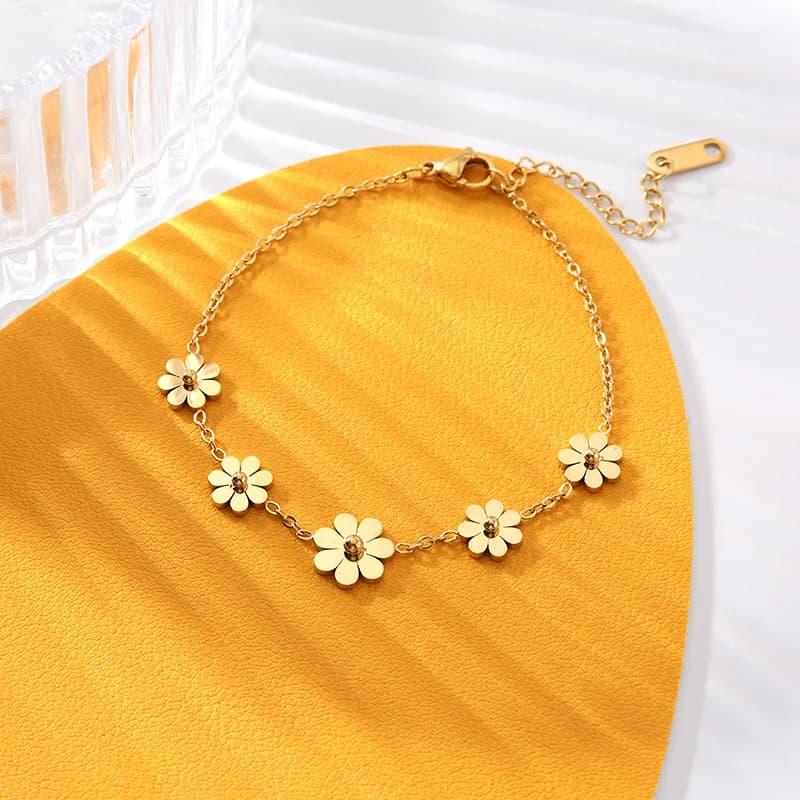 花びらチャームブレスレット ゴールドカラー